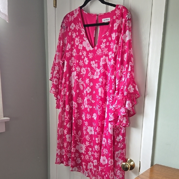 Dresses & Skirts - Calvin Klein Pink Floral Dress with Ruffle Sleeves